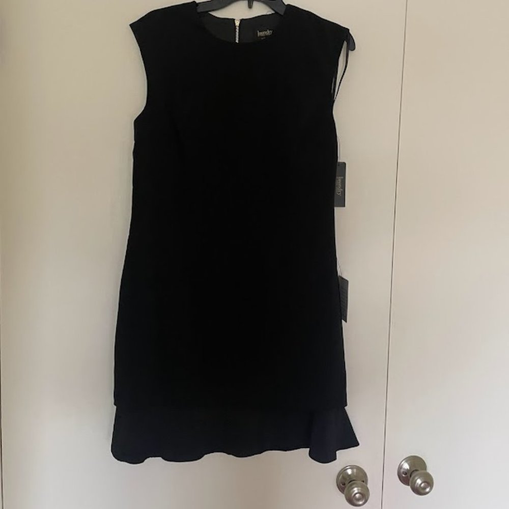 Classy Little Black Dress! Size 10, Laundry by Shelli Segal - NEW